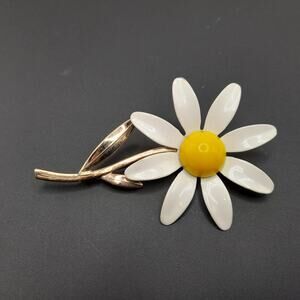 Vintage 1970s Sarah Coventry Daisy Flower Brooch - 3 Inches